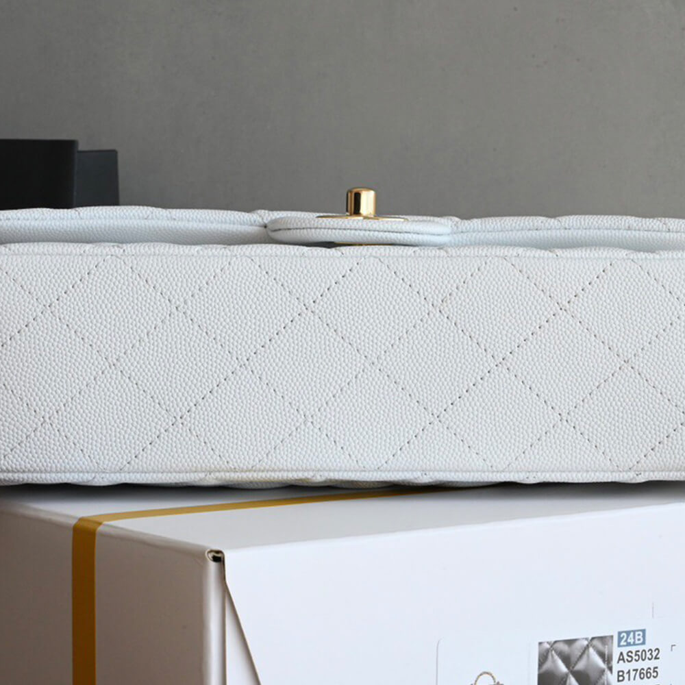 Chanel Classic Flap Handbag - Replica Luxury Bags™