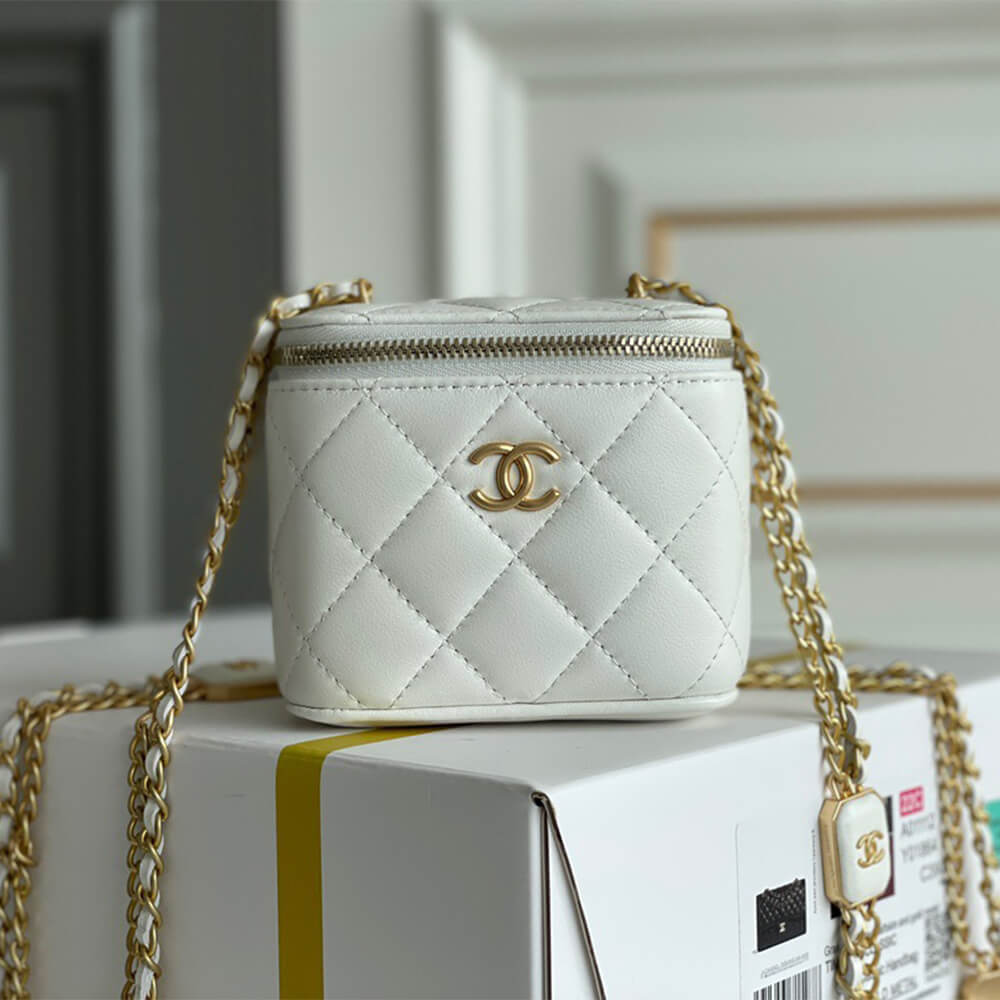 Chanel Small Vanity Case Bag With Chain - Replica Luxury Bags™