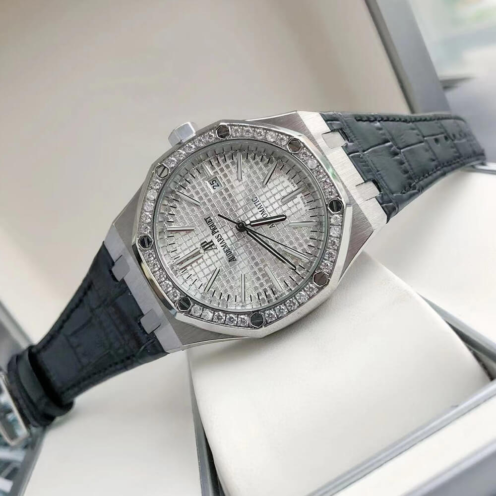 Audemars Piguet Royal Oak 15400 - Replica Luxury Bags™