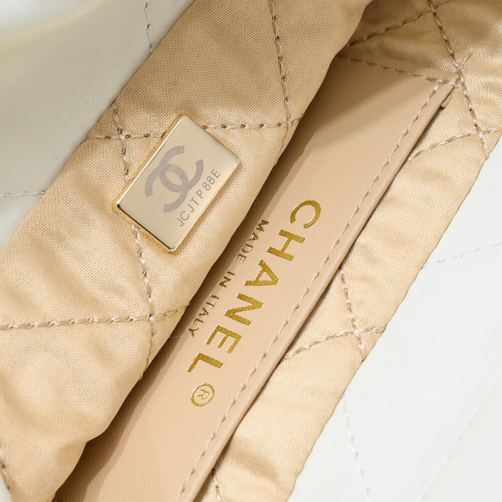 Chanel 22 Mini Handbag - Replica Luxury Bags™