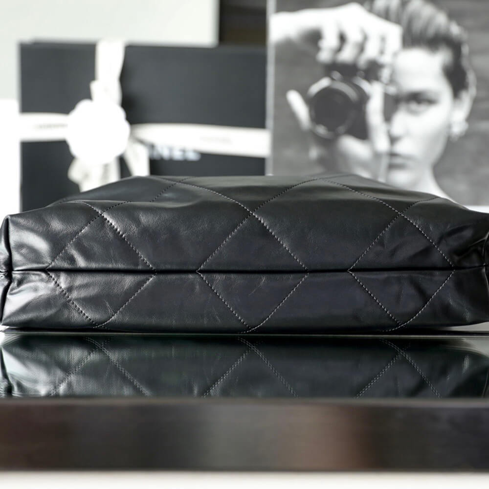 Chanel 22 Handbag - Replica Luxury Bags™