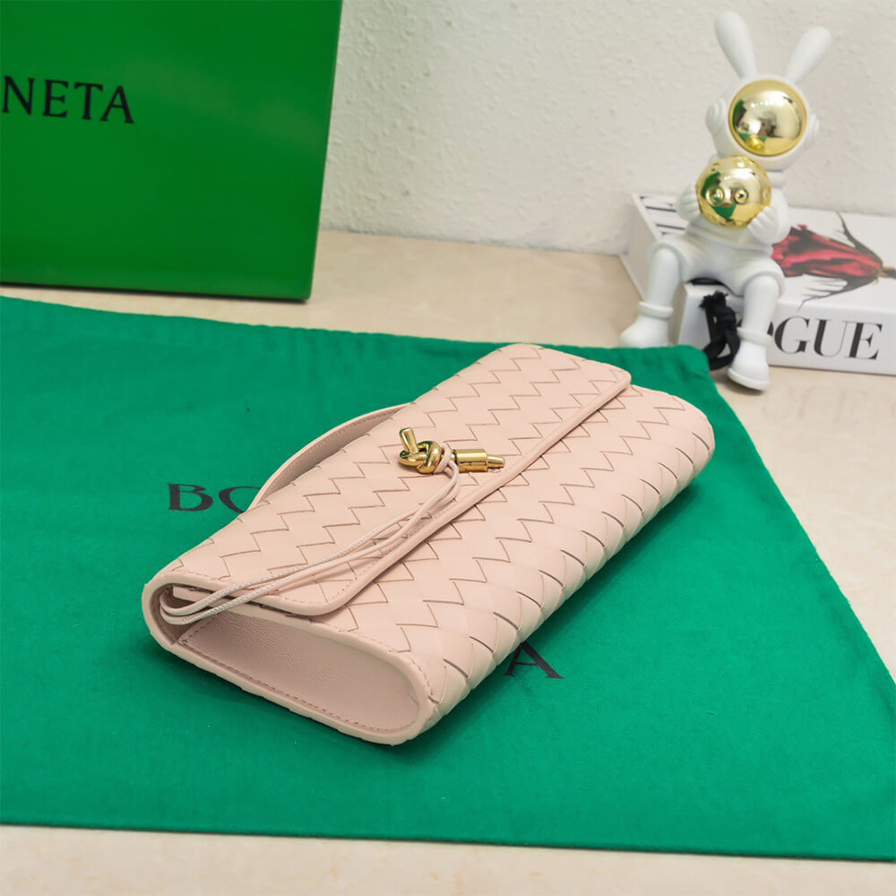 Bottega Veneta Andiamo Clutch Bag - Replica Luxury Bags™