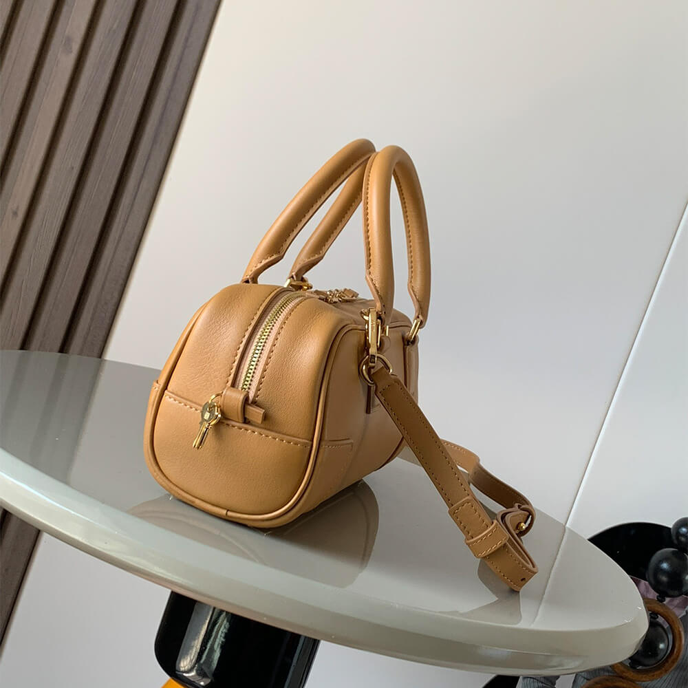 Loewe Amazona 23 Cropped Bag in Nappa Calfskin - Replica Luxury Bags™