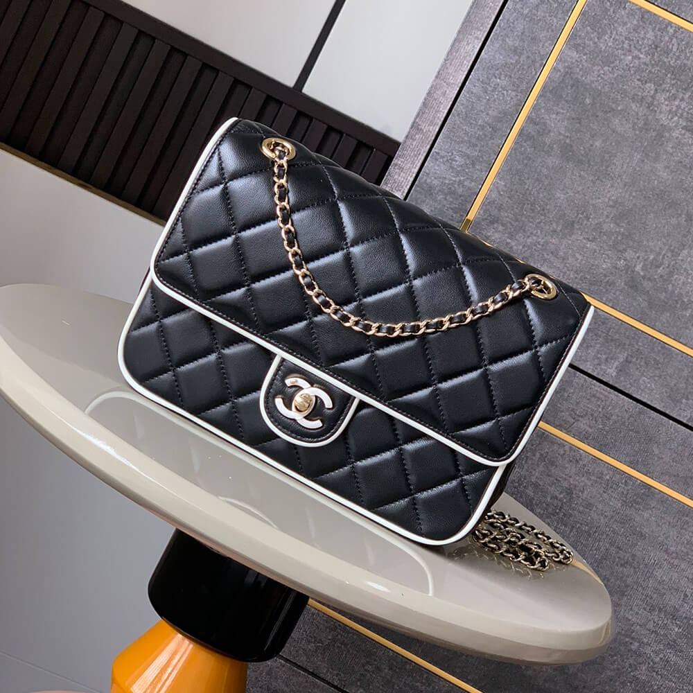 Chanel Small Flap Bag - Replica Luxury Bags™