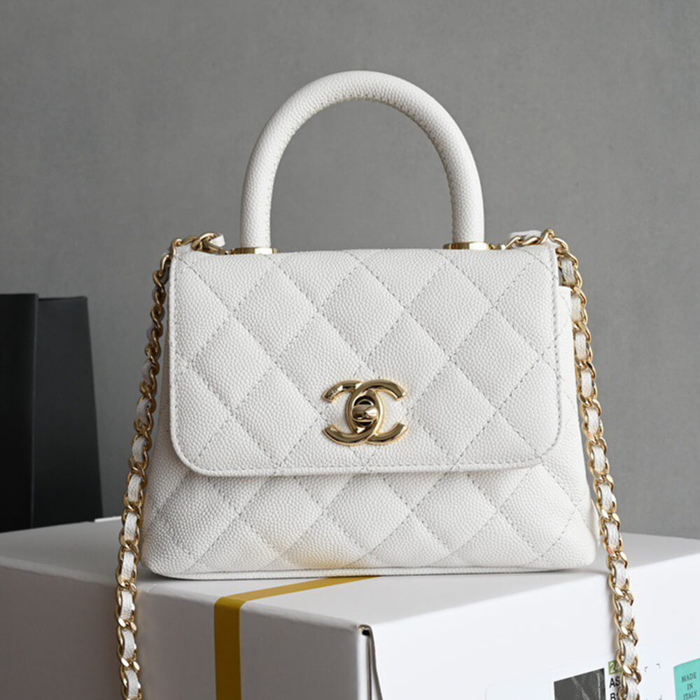 Chanel Clutch Bag with Chain and Top Handle - Replica Luxury Bags™