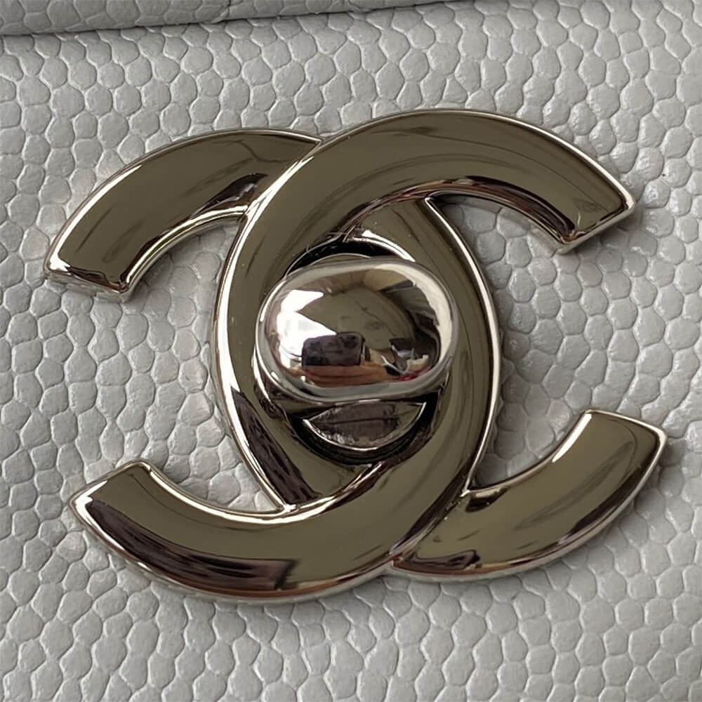 Chanel Classic Flap Handbag - Replica Luxury Bags™