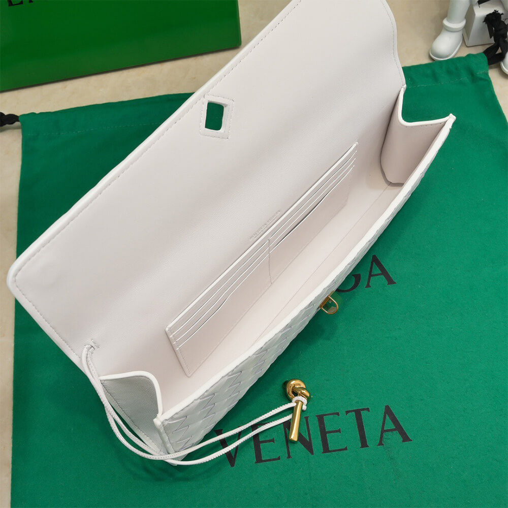 Bottega Veneta Andiamo Clutch Bag - Replica Luxury Bags™