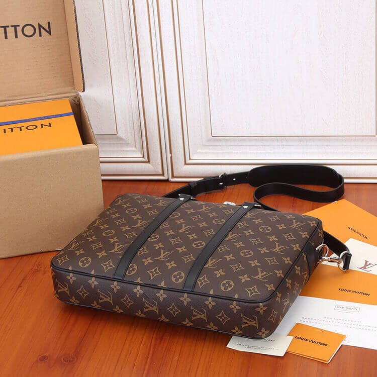 LV Porte-Documents Voyage PM Bag - Replica Luxury Bags™