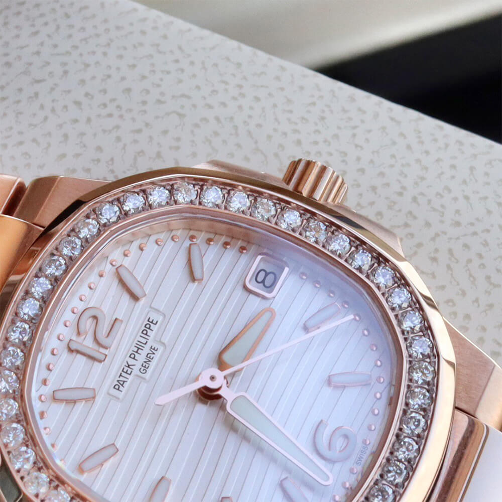 Patek Philippe Nautilus 7010/1R - Replica Luxury Bags™