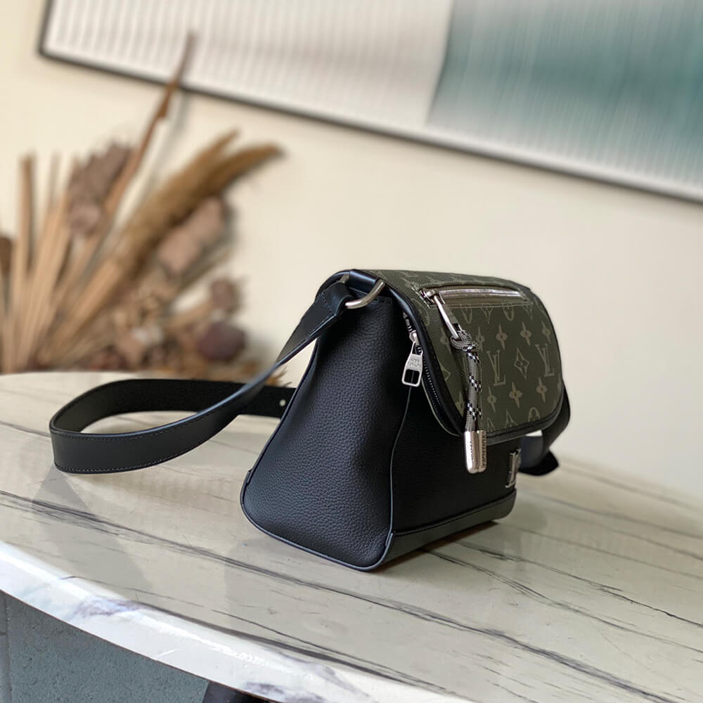 LV Pulse Messenger Bag - Replica Luxury Bags™