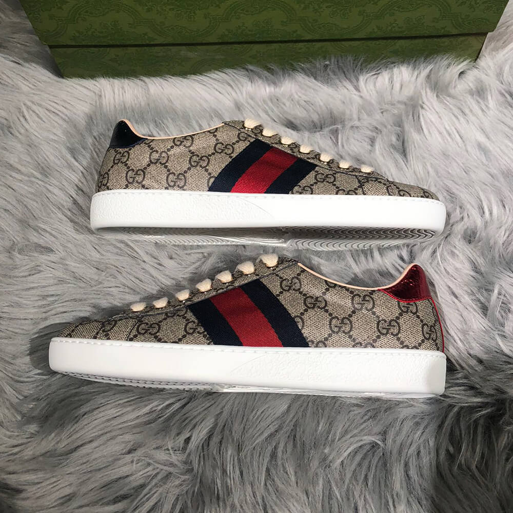 Gucci Ace GG Supreme Sneaker with Bees Shoes - Replica Luxury Bags™