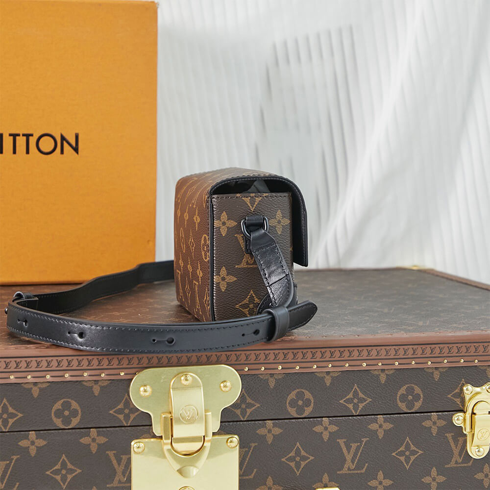 LV Steamer Wearable Wallet Bag - Replica Luxury Bags™
