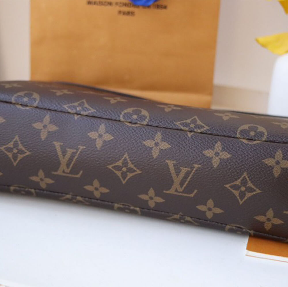 LV Pochette Voyage Souple Bag - Replica Luxury Bags™