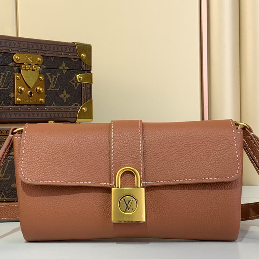 LV Wallet On Chain Low Key Bag - Replica Luxury Bags™