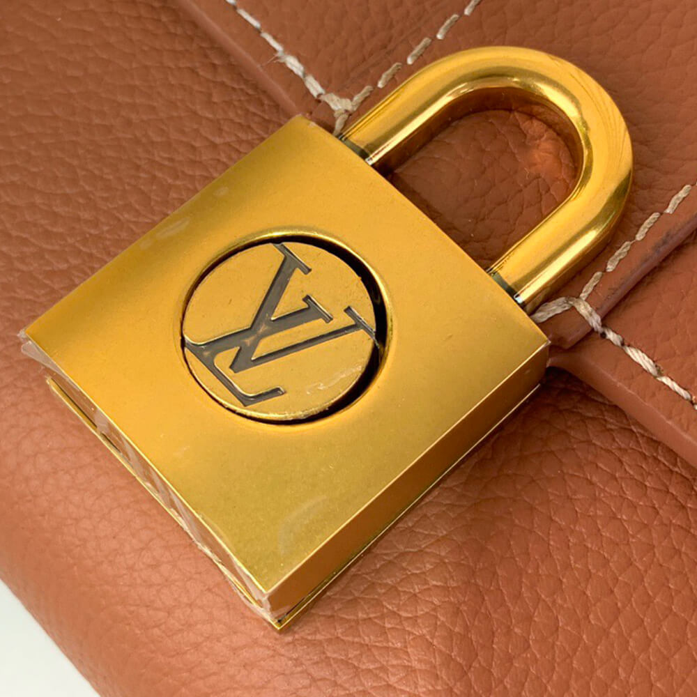 LV Wallet On Chain Low Key Bag - Replica Luxury Bags™