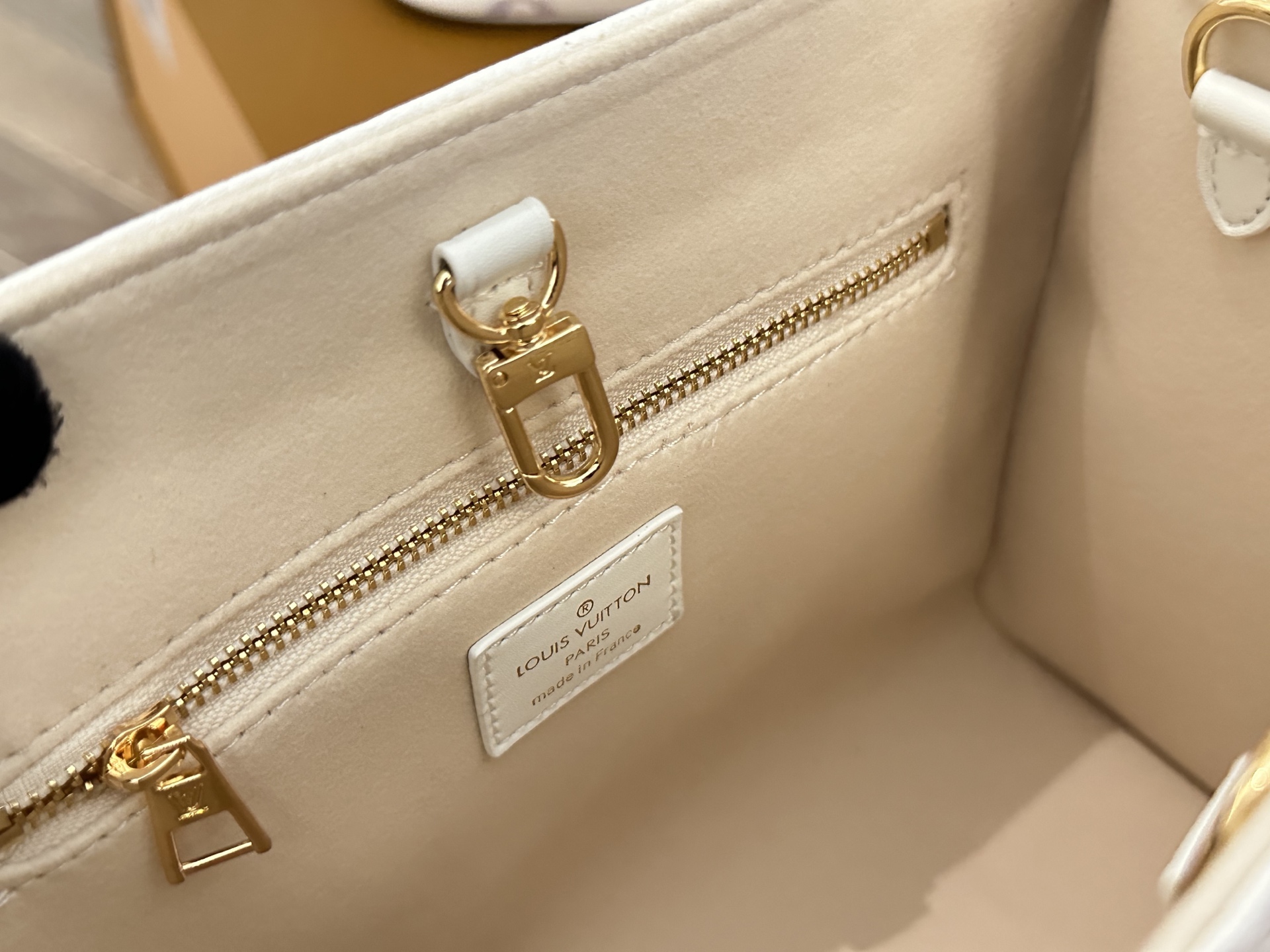 LV OnTheGo PM Bag - Replica Luxury Bags™