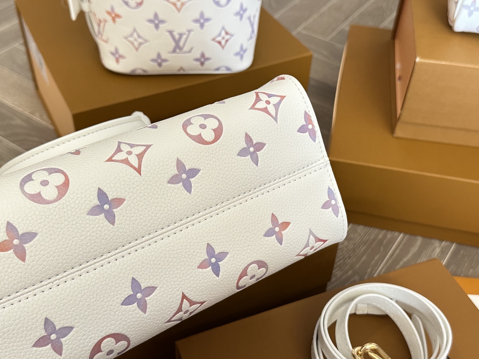 LV OnTheGo PM Bag - Replica Luxury Bags™