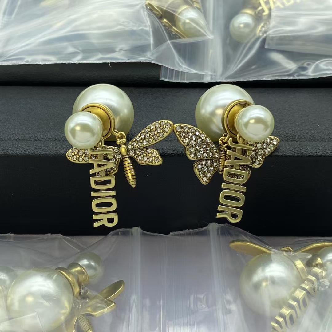 Dior Butterfly JADIOR Pearl Earrings - Rep Fashion™