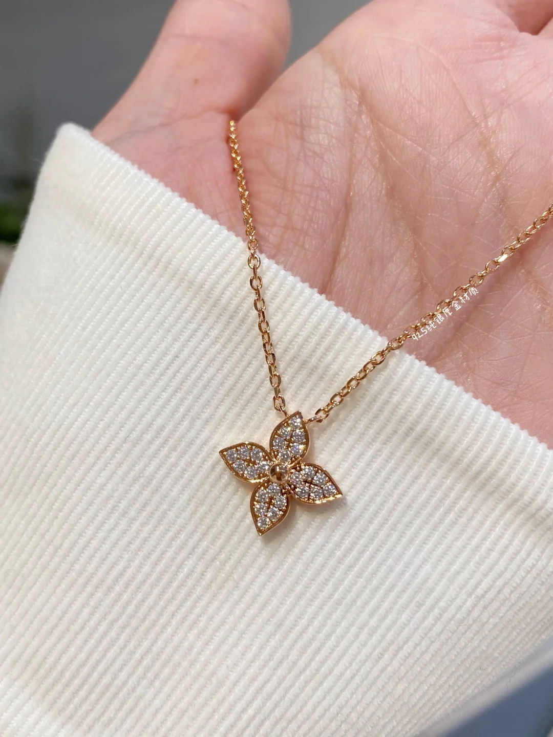 Louis Vuitton Idylle Blossom Pendant Necklace-One Flower - Rep Fashion™