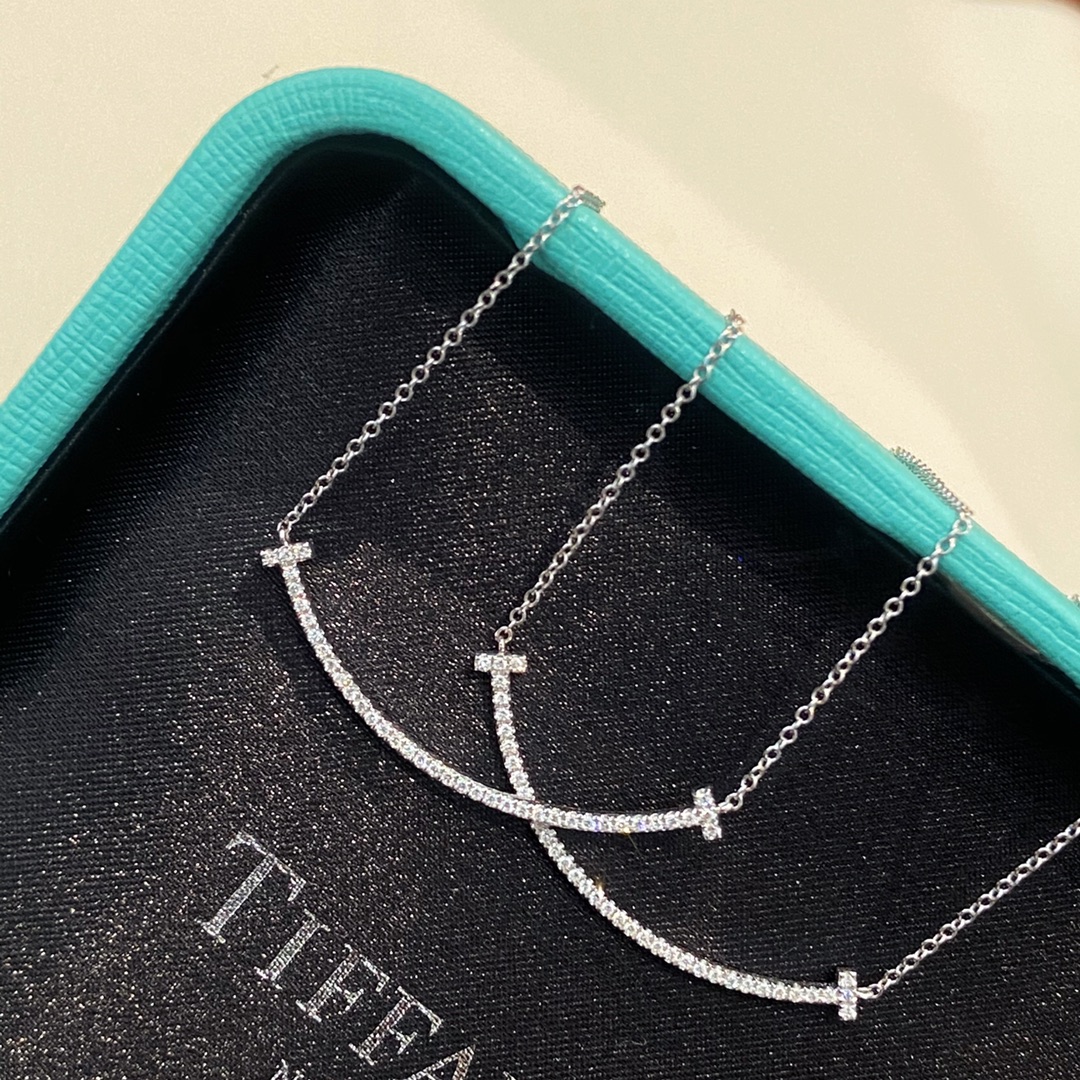 Tiffany T Smile Pendant Necklace in Silver Color - Rep Fashion™