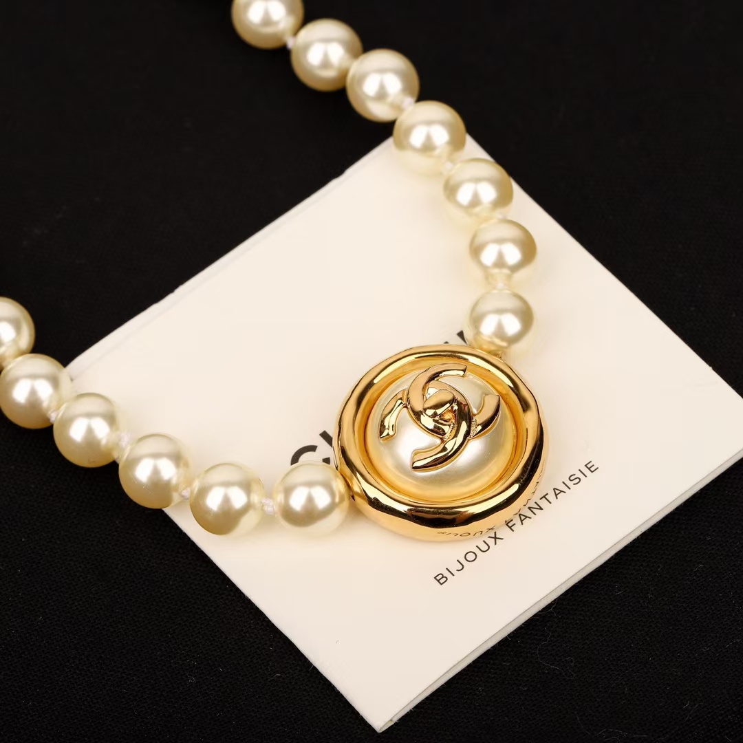 Chanel Enhancer Double C Pendant Pearl Choker Necklace - Rep Fashion™