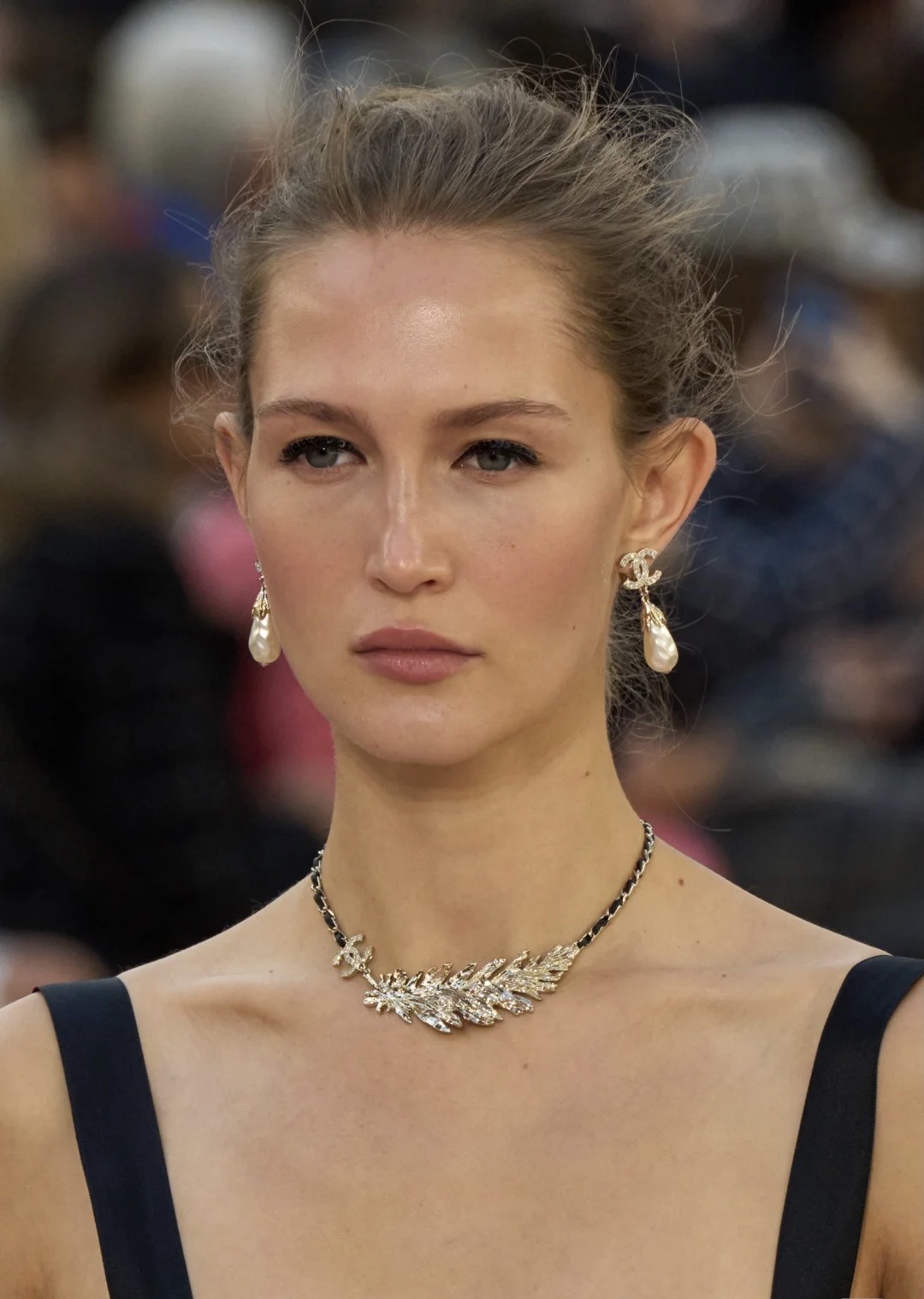 Chanel Vintage Baroque Pearl Dangle Earrings - Rep Fashion™