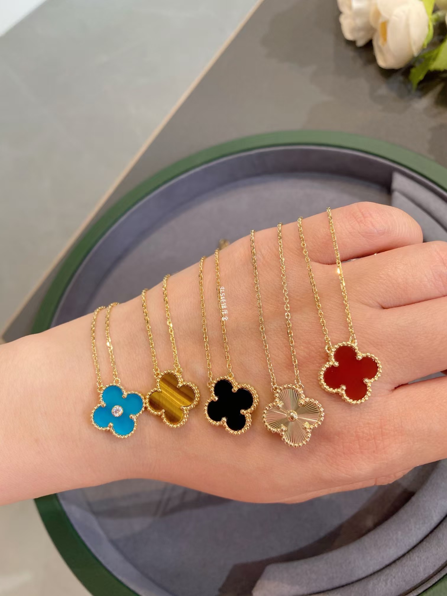 VCA Vintage Alhambra Pendant Necklace - Yellow Gold - Rep Fashion™