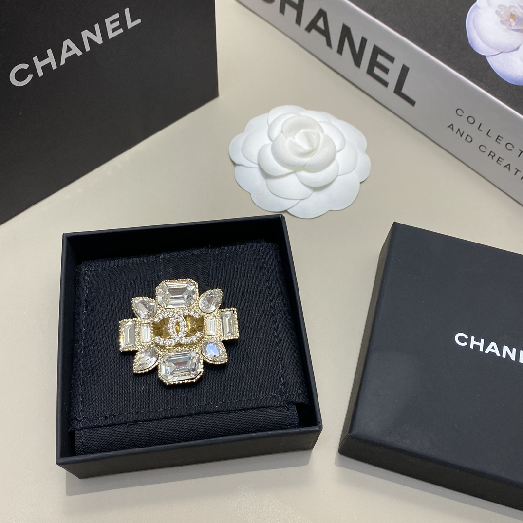 Chanel Luxury Rhinestone Flower Brooch - Rep Fashion™