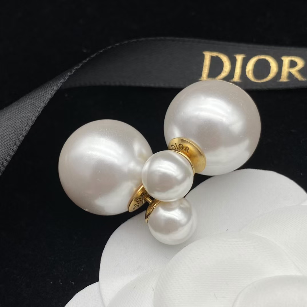 Dior Classic Pearl Earrings - Rep Fashion™