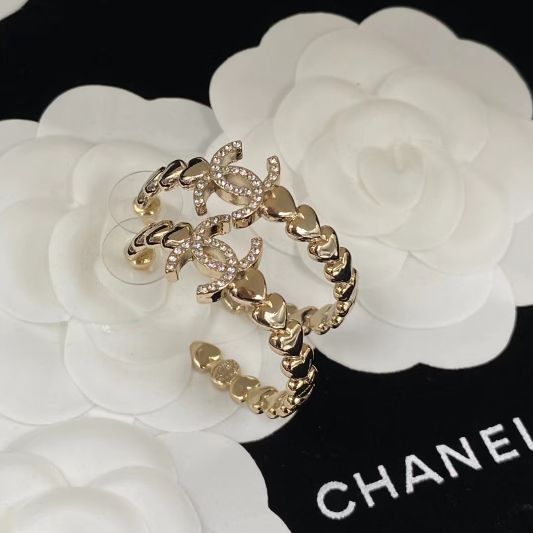 Chanel C Shape Earrings - Rep Fashion™