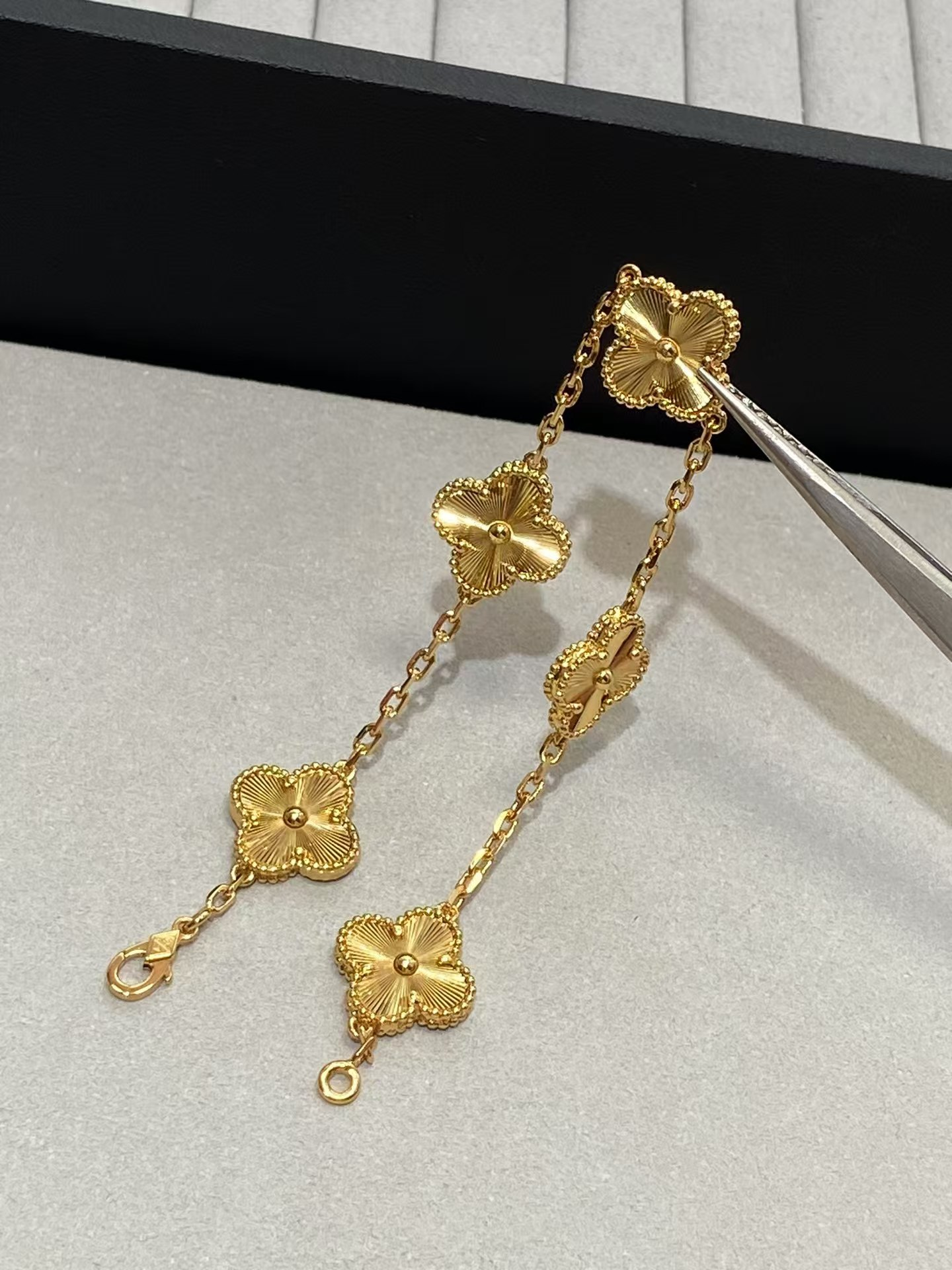 VCA Gold-tone Guilloche Vintage Alhambra Bracelet 5 Motifs - Rep Fashion™