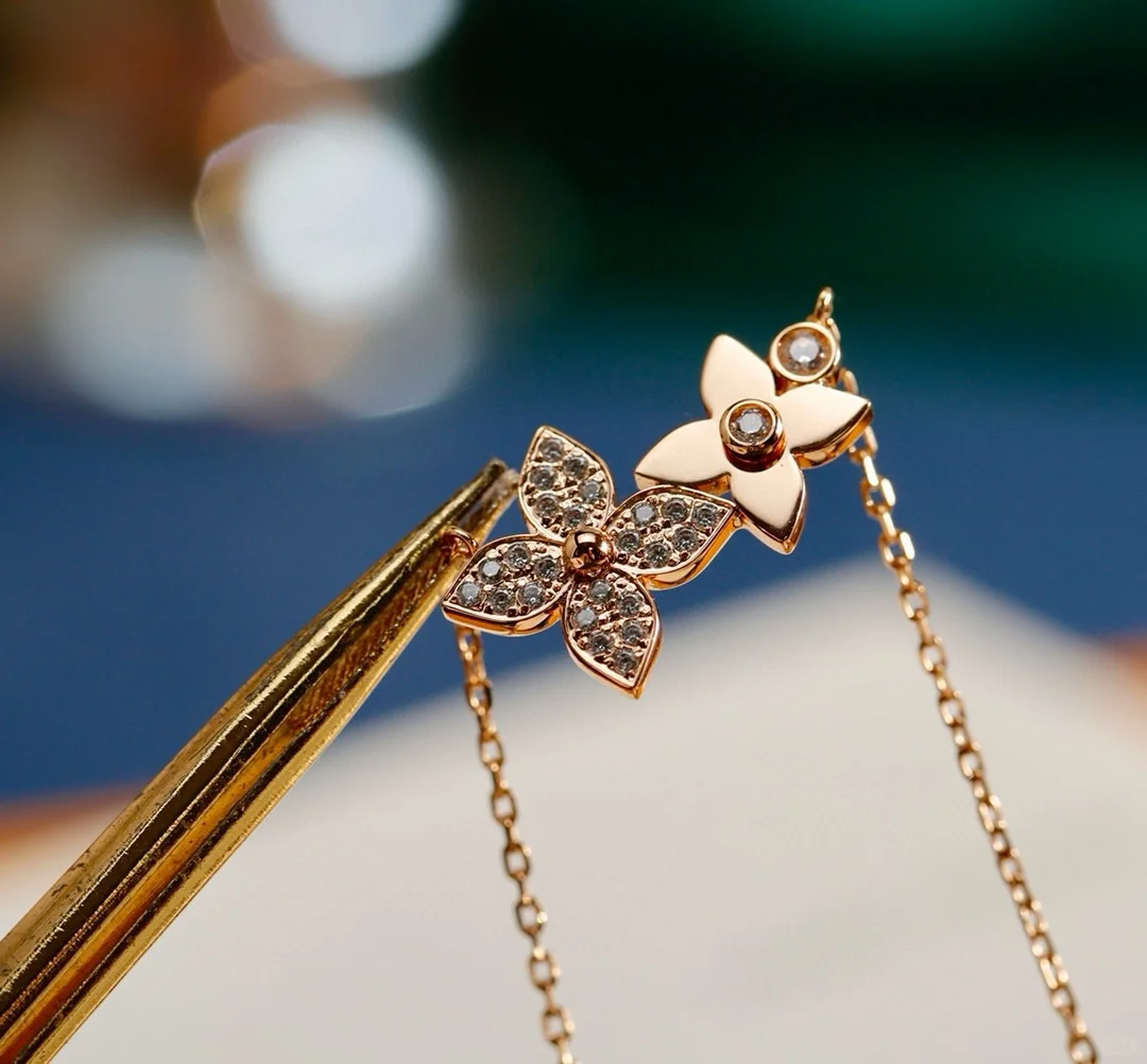 Louis Vuitton Idylle Blossom Pendant Necklace-Two Flowers - Rep Fashion™