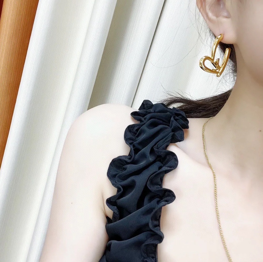 Louis Vuitton Fashion Love Heart Earrings - Rep Fashion™