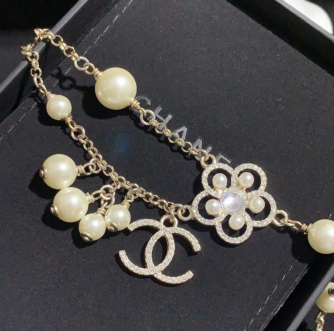 Chanel Pearl Flower Chain Bracelet - Rep Fashion™