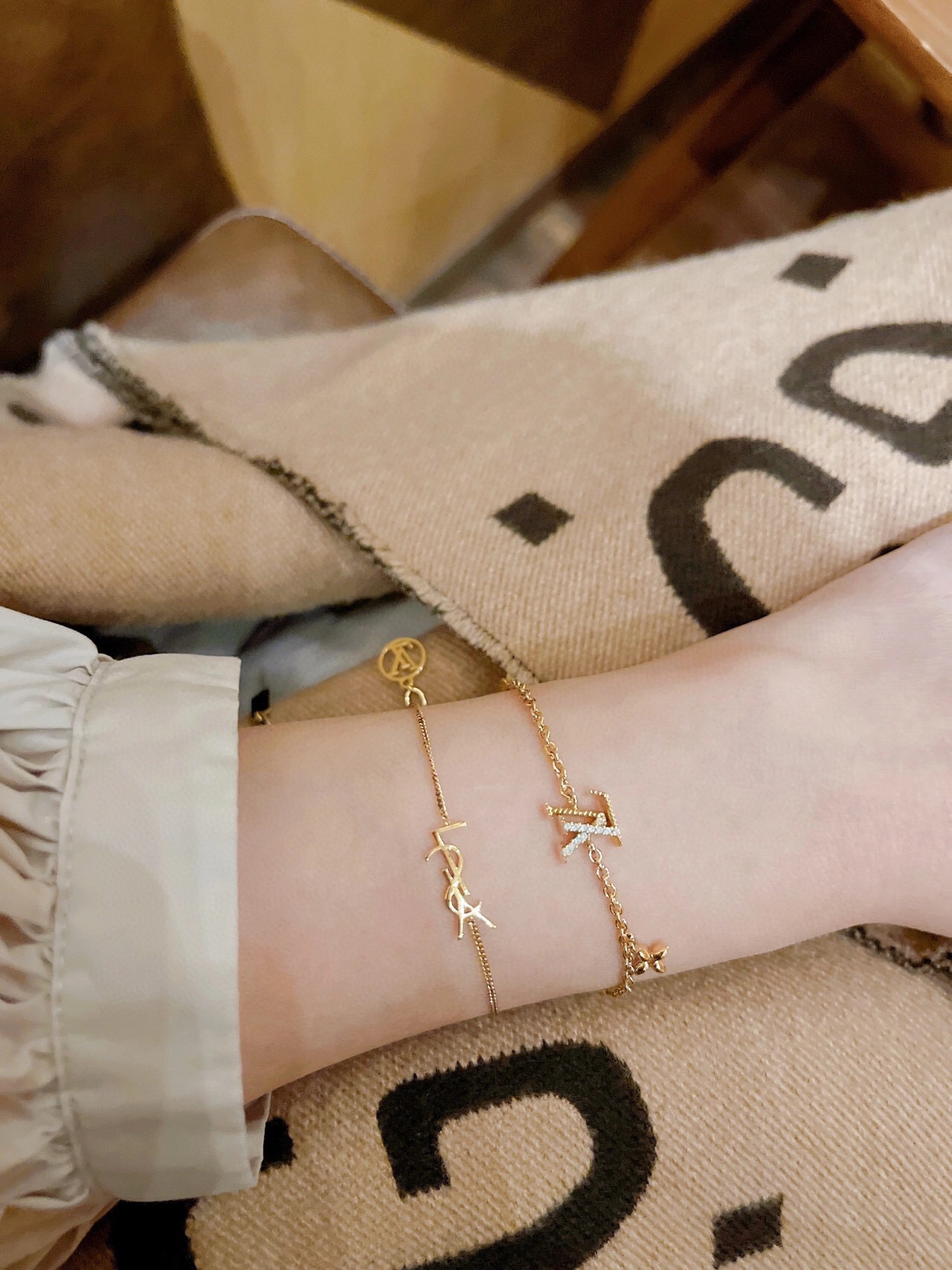 Louis Vuitton Diamond LV Letters Bracelet - Rep Fashion™