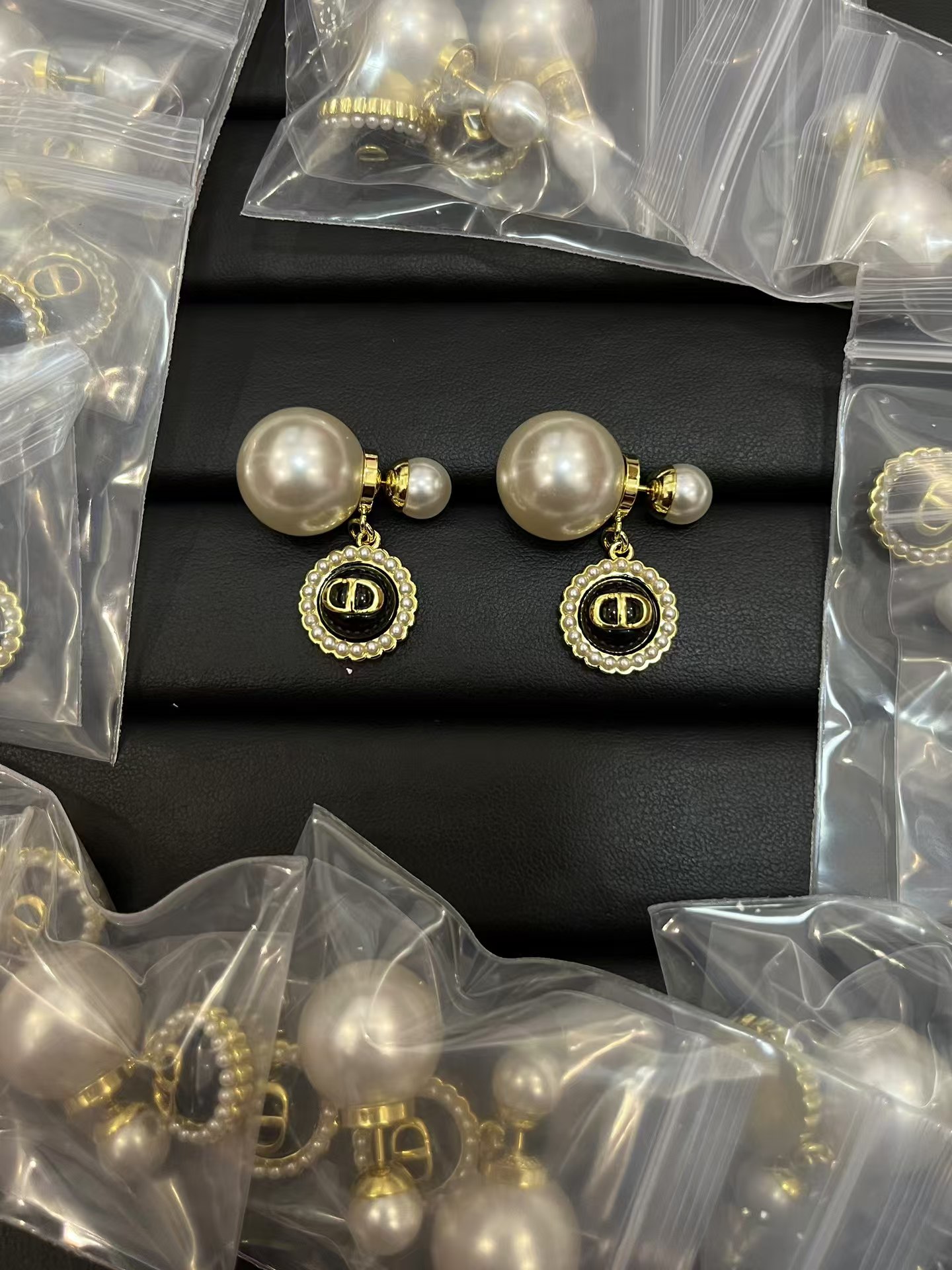 Dior Pearl Earrings Round CD Drop - Rep Fashion™