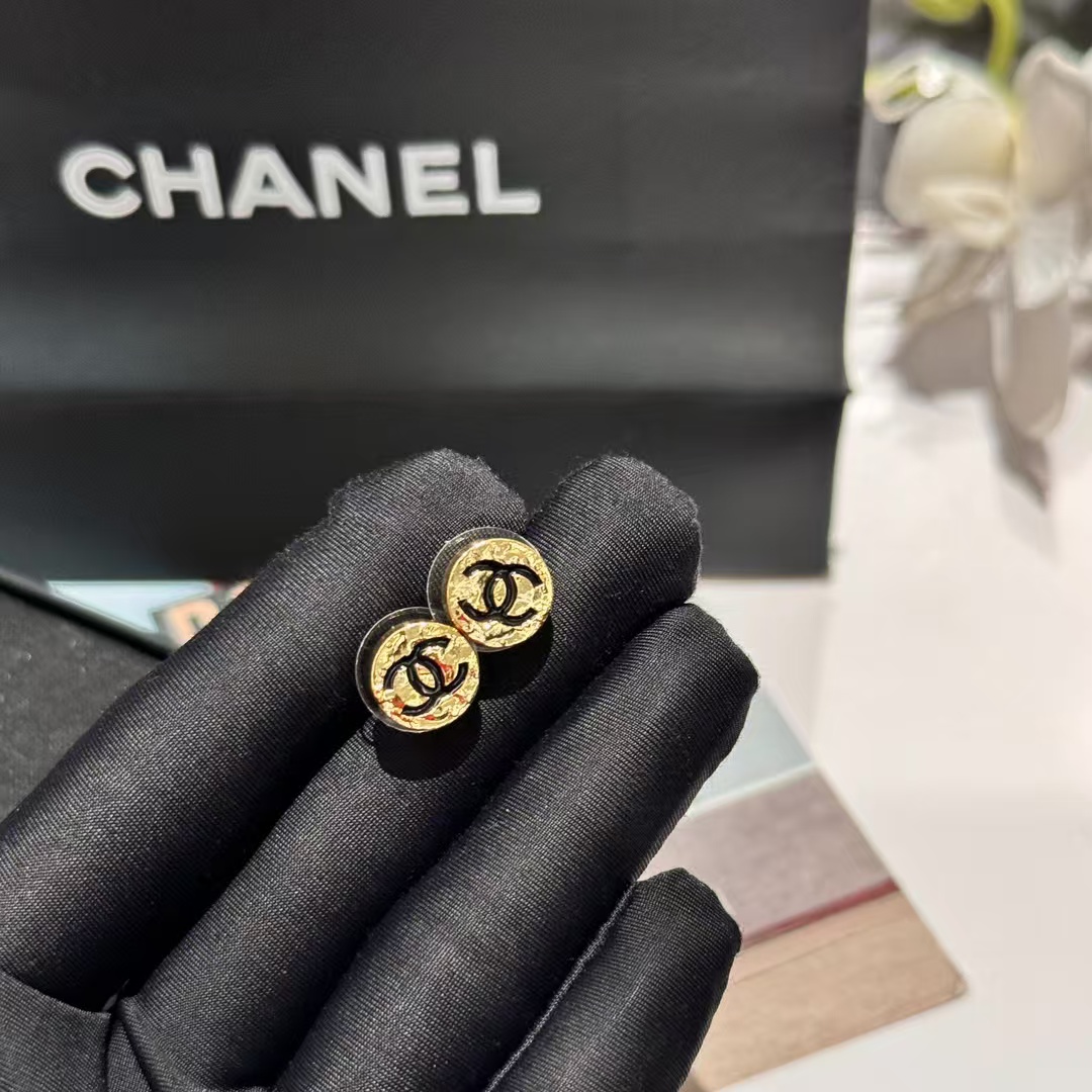 Chanel Round Stud Earrings - Rep Fashion™