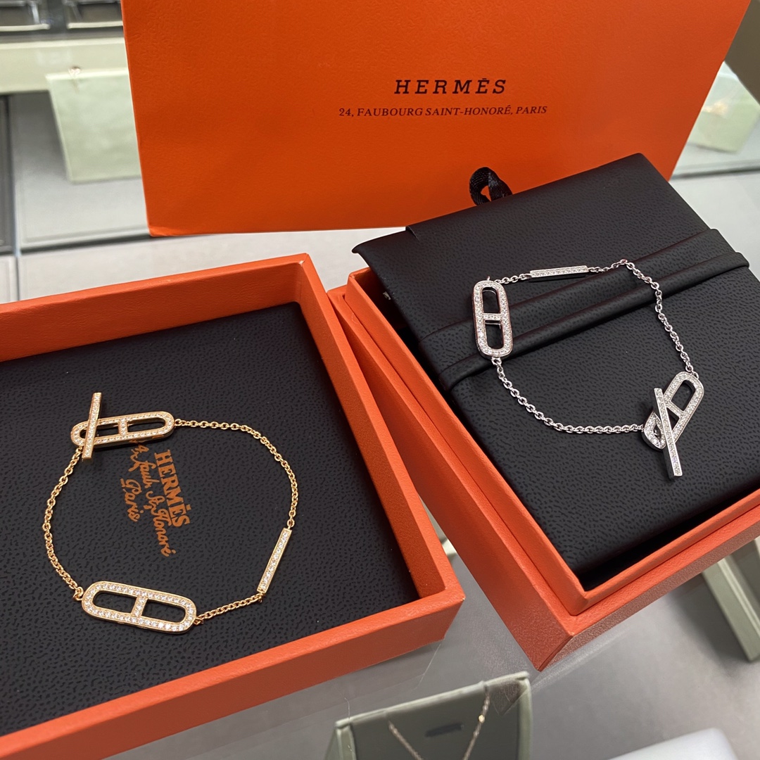 Hermes Diamond Paved Pig Nose Bracelet - Rep Fashion™