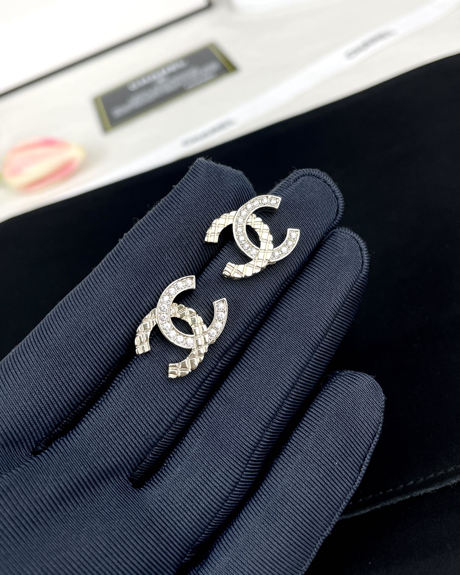 Chanel Minimalist Rhinestone CC Earrings - Rep Fashion™