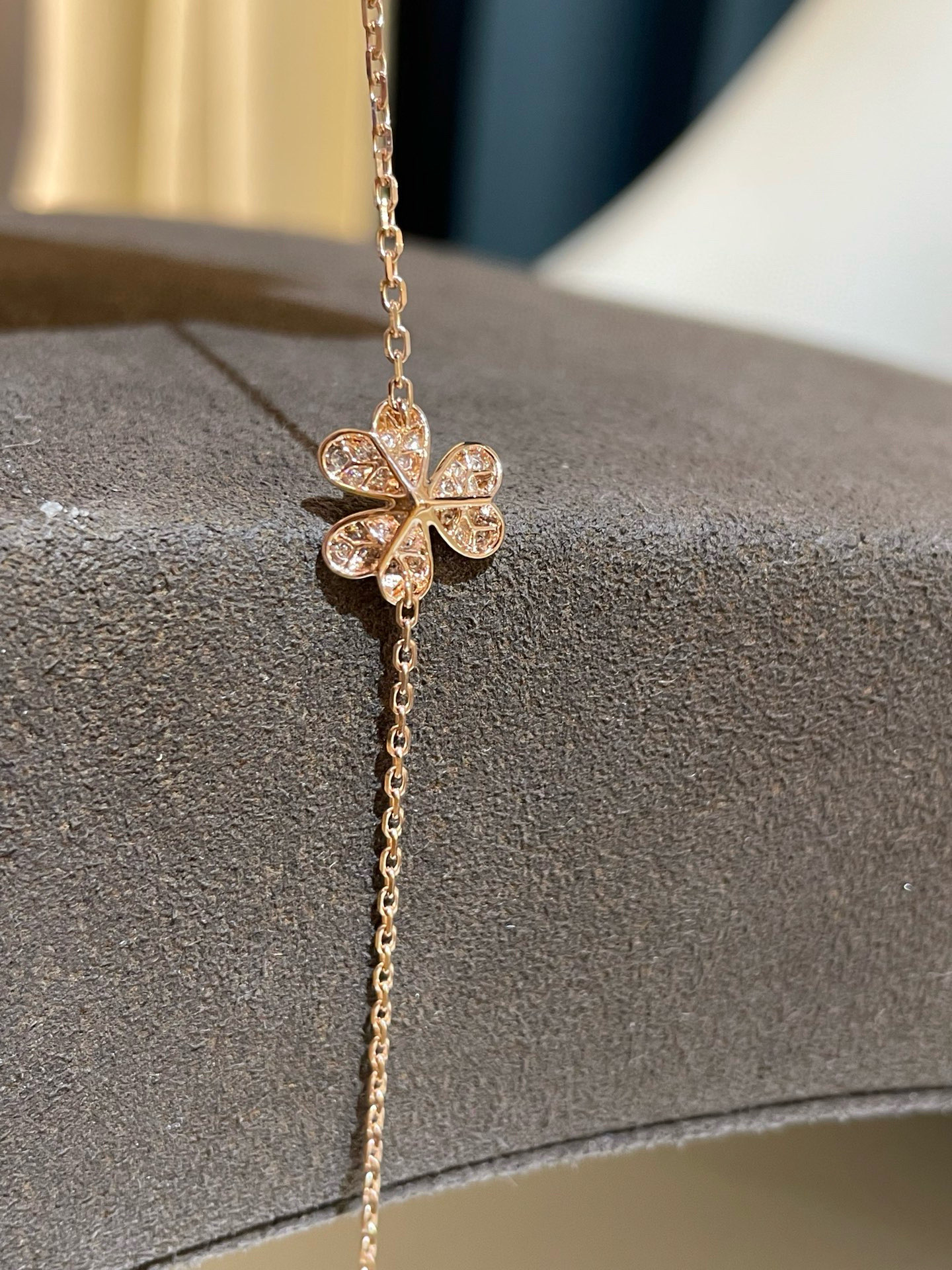 VCA Diamond Pave Frivole Flora Bracelet - Rep Fashion™