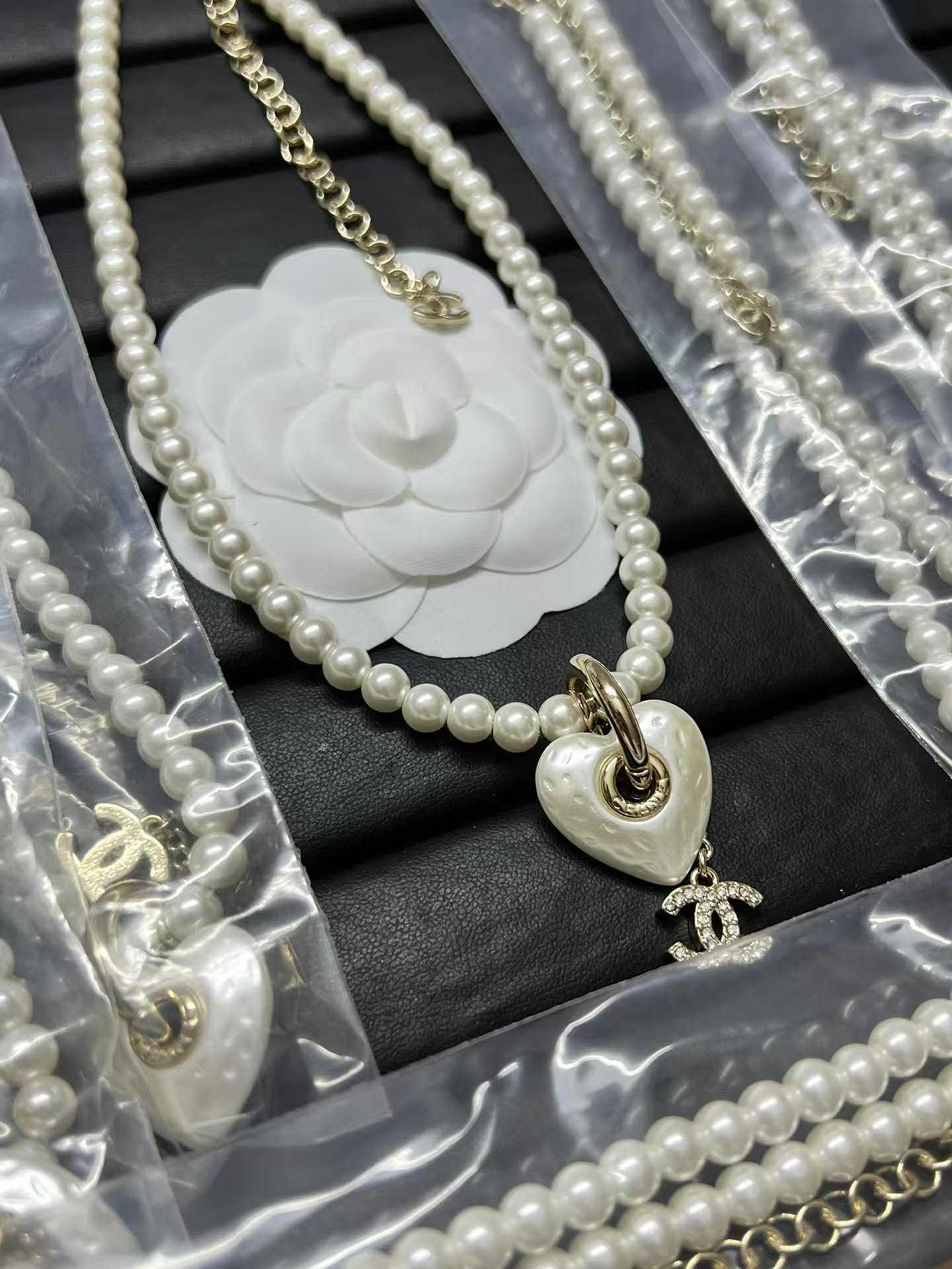 Chanel Heart with Double C Pendant Drop Pearl Necklace - Rep Fashion™