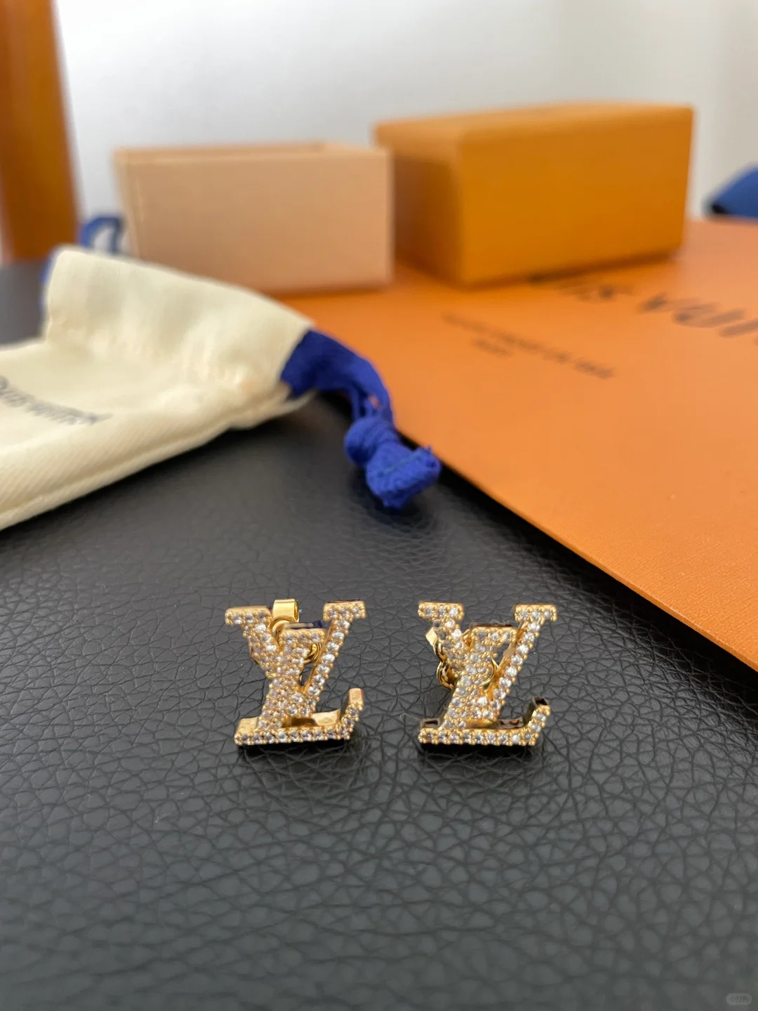Louis Vuitton Diamond LV Letter Earrings - Rep Fashion™