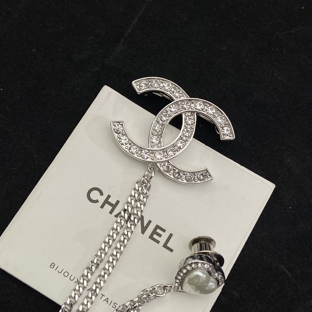 Chanel Silver Chain Tassel Brooch - Rep Fashion™