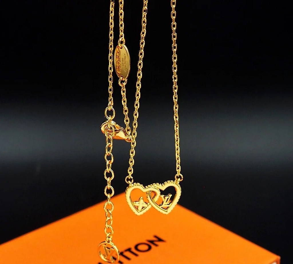 Louis Vuitton Double Interlocking Hearts Necklace - Rep Fashion™