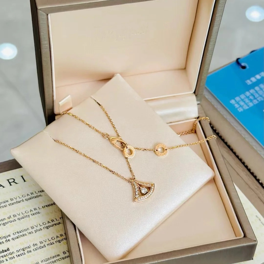 Bvlgari Divas' Dream Diamond Paved Pendant Necklace - Rep Fashion™