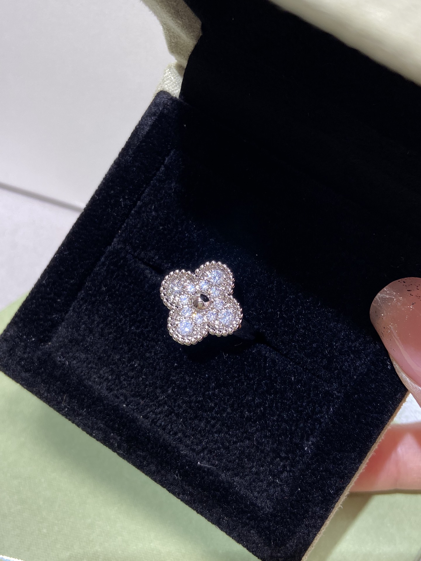 VCA Diamond Vintage Alhambra Ring - Rep Fashion™