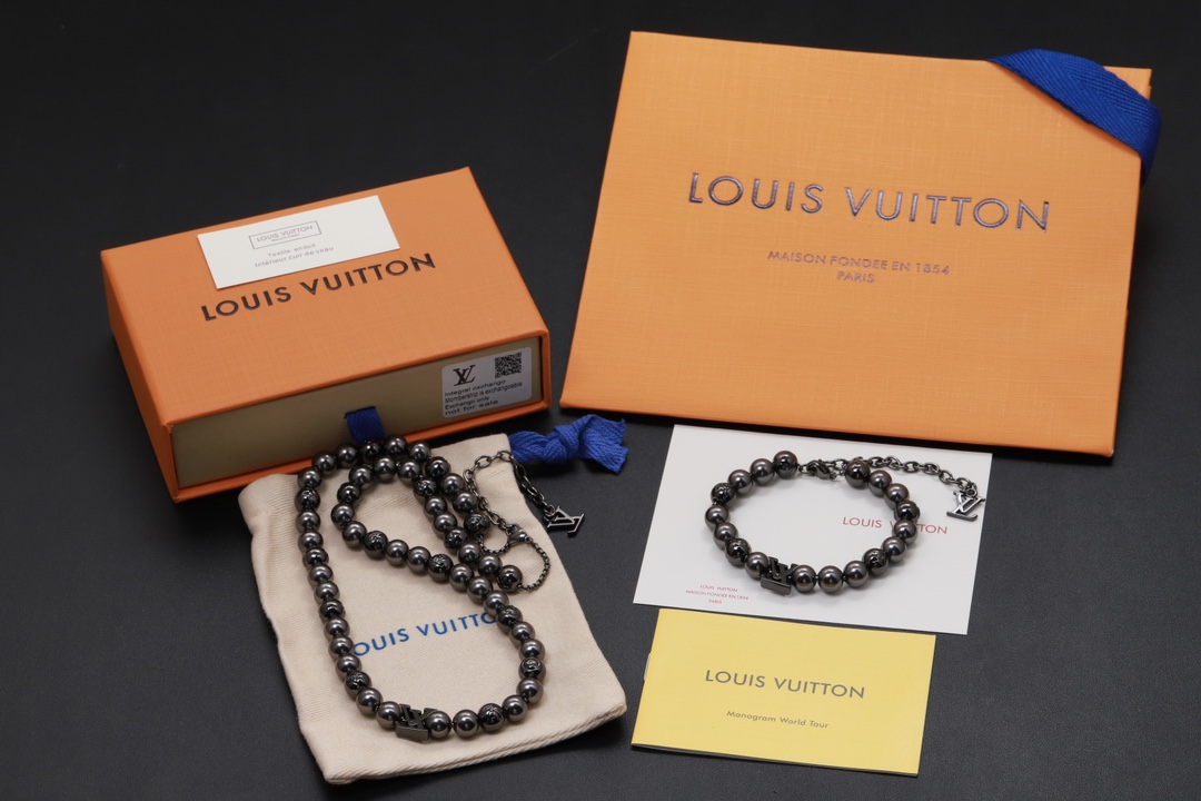 Louis Vuitton Black Beads Bracelet Men - Rep Fashion™