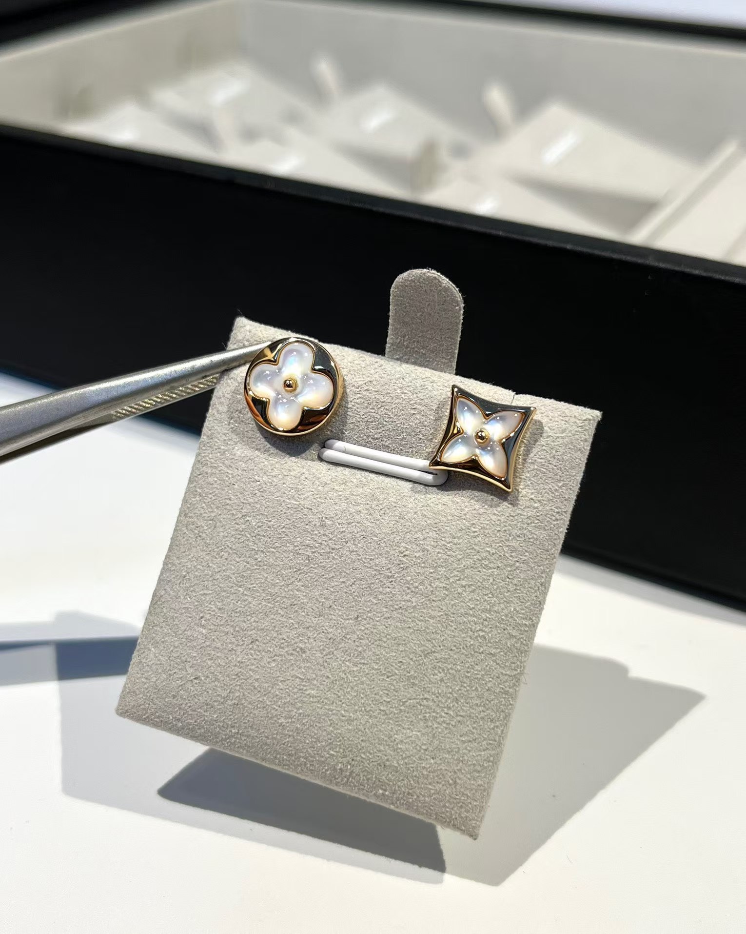 Louis Vuitton Asymmetric Mother of Pearl Stud Earrings - Rep Fashion™