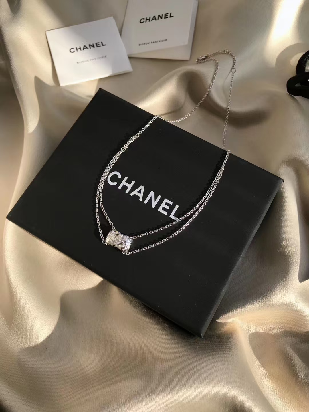 Chanel Coco Crush White Gold Necklace - Rep Fashion™
