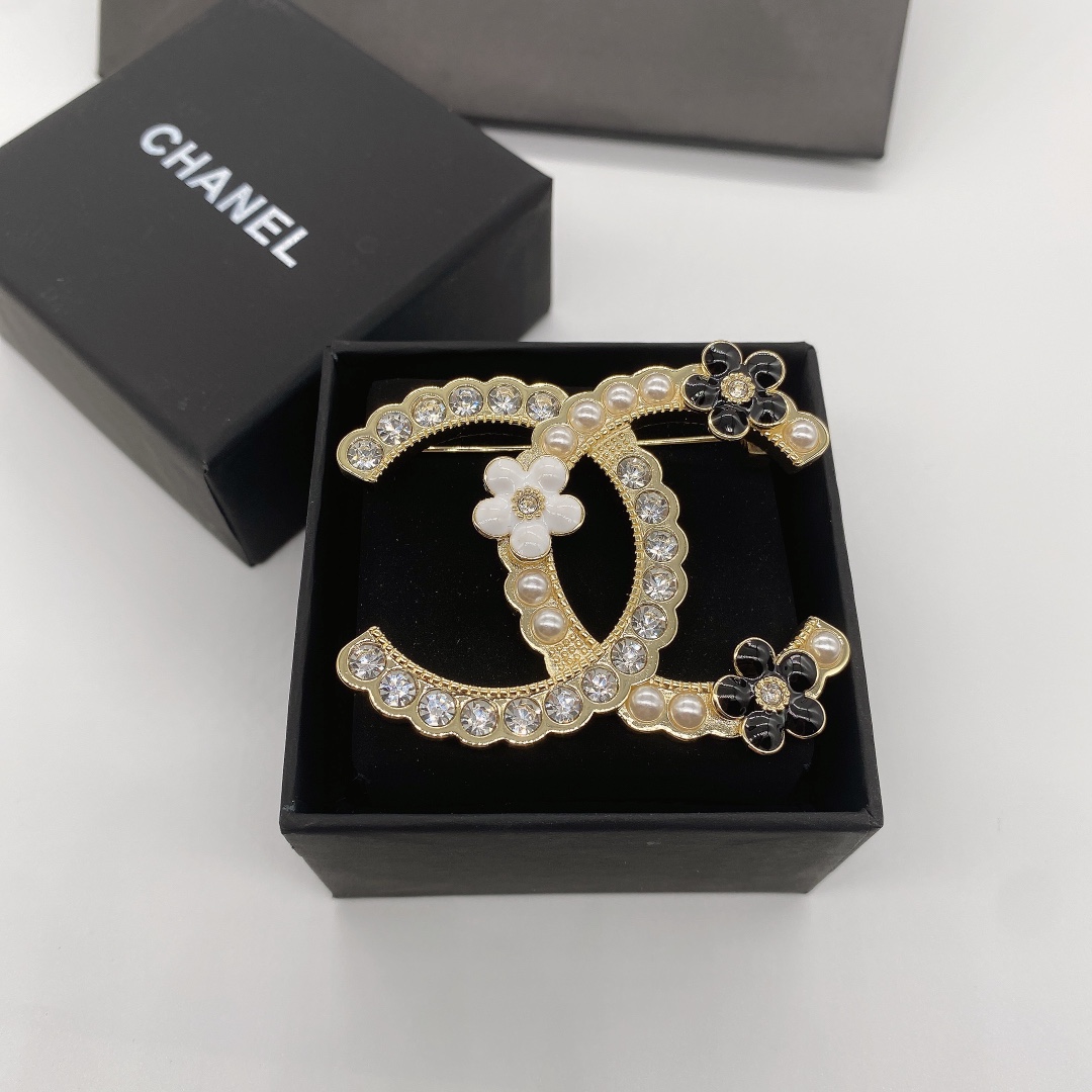 Chanel 3 Flowers Diamond Pearl Paved Brooch - Rep Fashion™